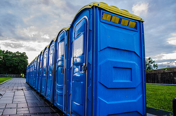 Best Portable restroom trailer rental  in Pinckneyvle, IL